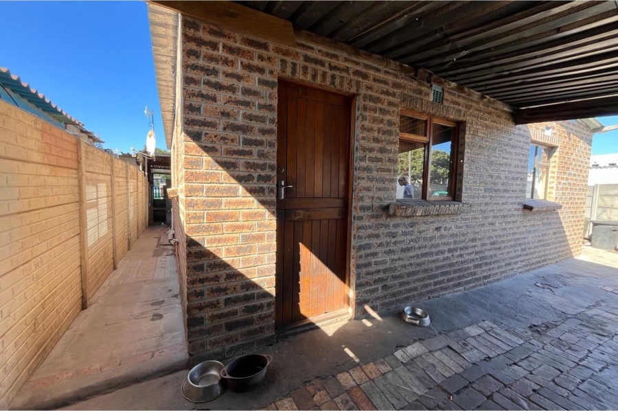 2 Bedroom Property for Sale in Kalkfontein Western Cape